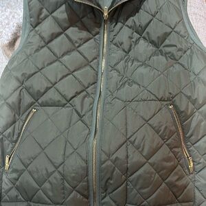 New no tags olive green puffer vest